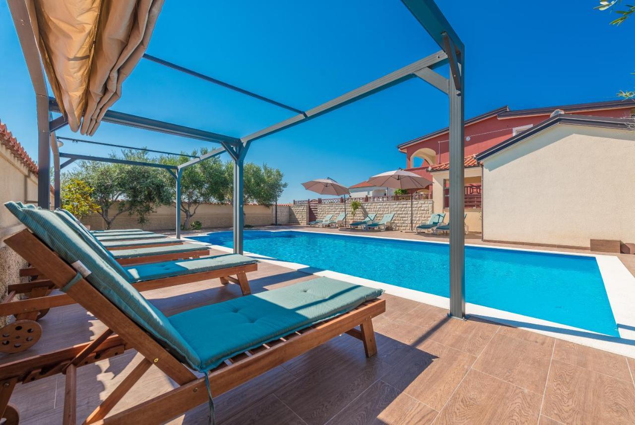 Villa Mare Apartments Вир Екстериор снимка