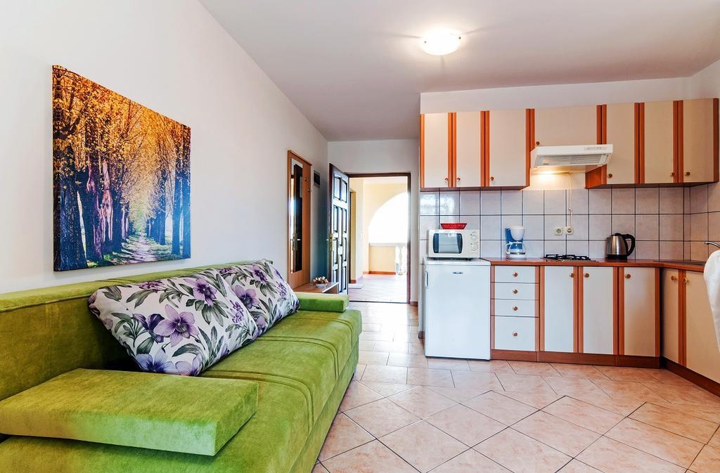 Villa Mare Apartments Вир Екстериор снимка