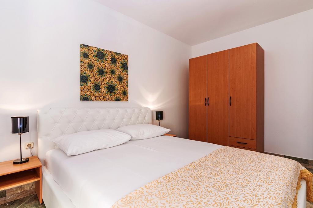 Villa Mare Apartments Вир Екстериор снимка