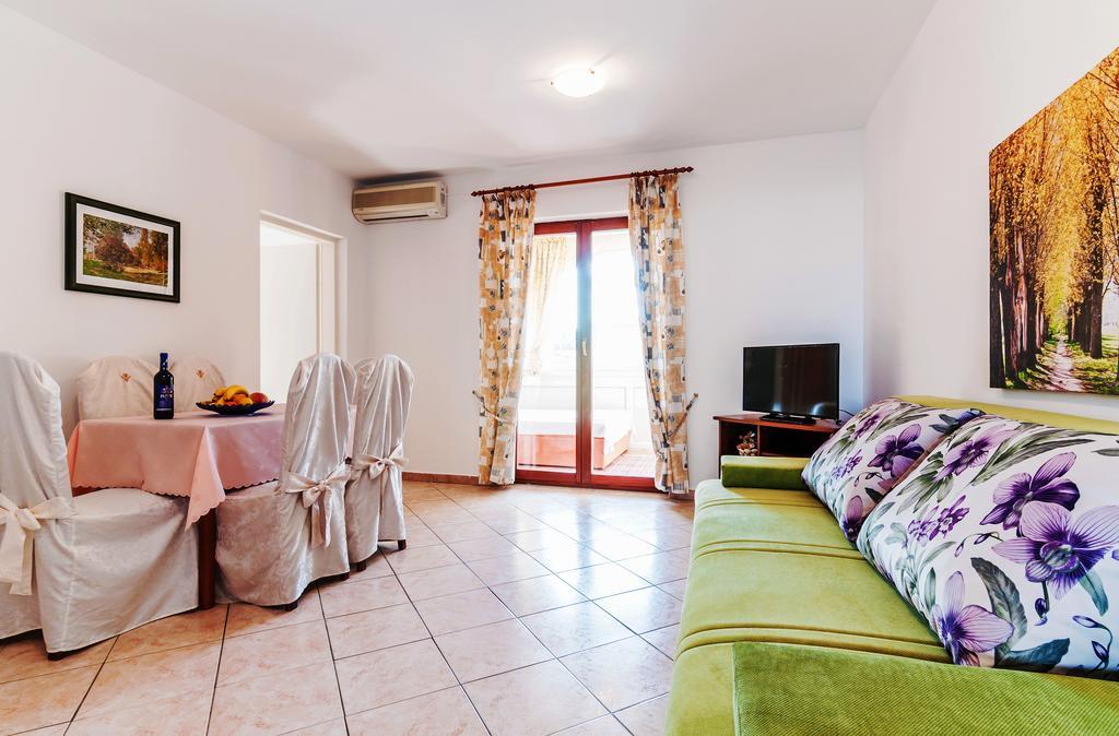 Villa Mare Apartments Вир Екстериор снимка