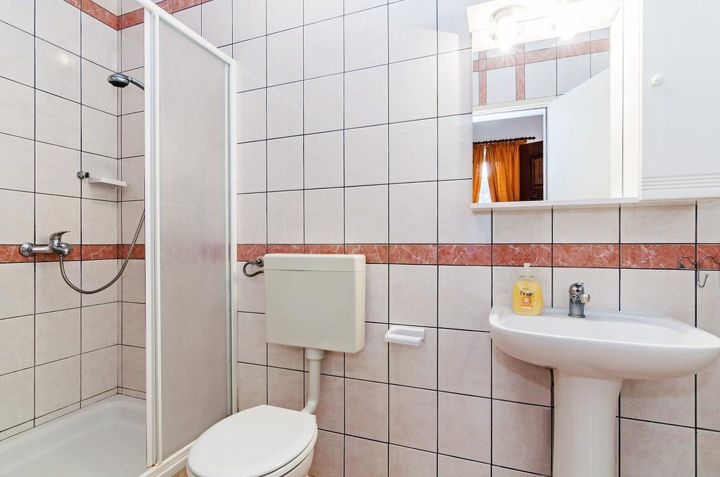Villa Mare Apartments Вир Екстериор снимка