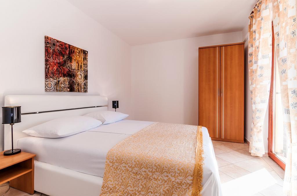 Villa Mare Apartments Вир Екстериор снимка