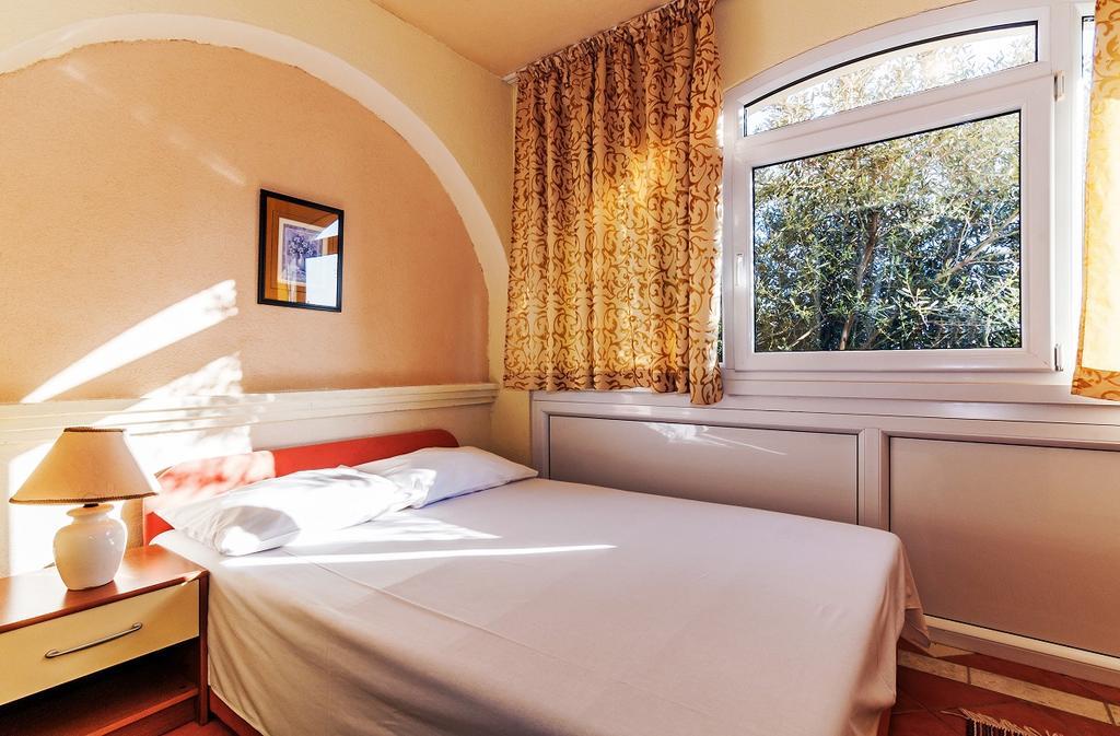 Villa Mare Apartments Вир Екстериор снимка