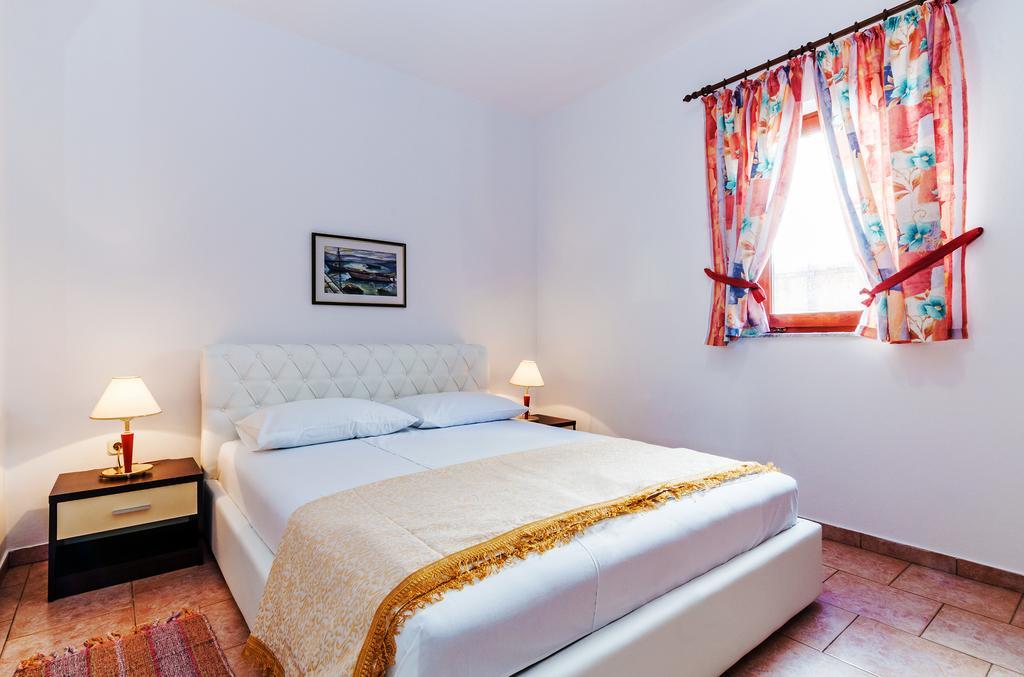 Villa Mare Apartments Вир Екстериор снимка