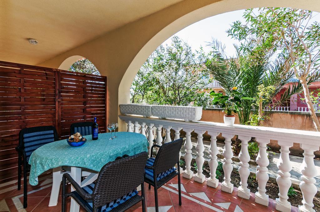Villa Mare Apartments Вир Екстериор снимка