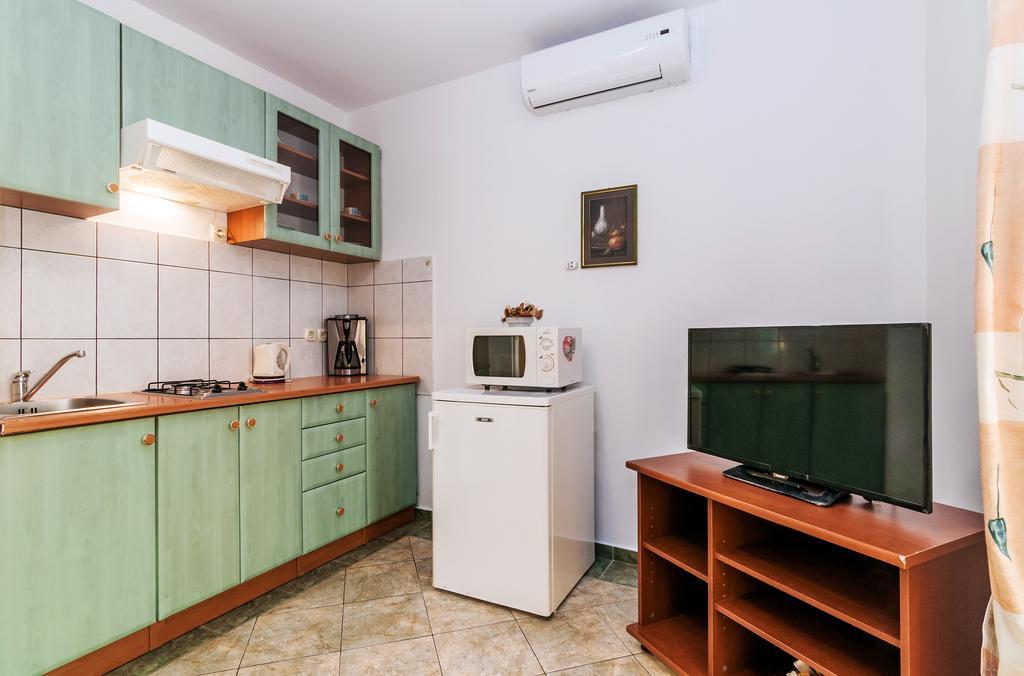 Villa Mare Apartments Вир Екстериор снимка