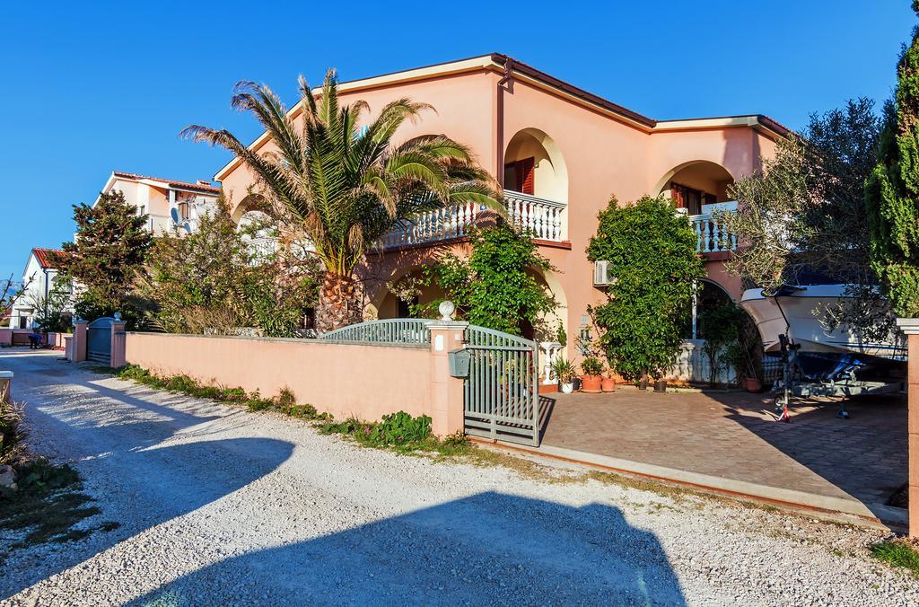 Villa Mare Apartments Вир Екстериор снимка